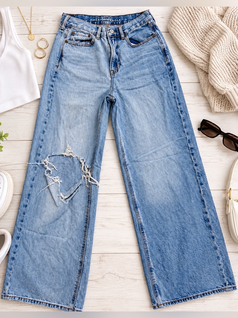 American Eagle Light Wash Baggy Wide Leg Jeans Distressed 4 Short